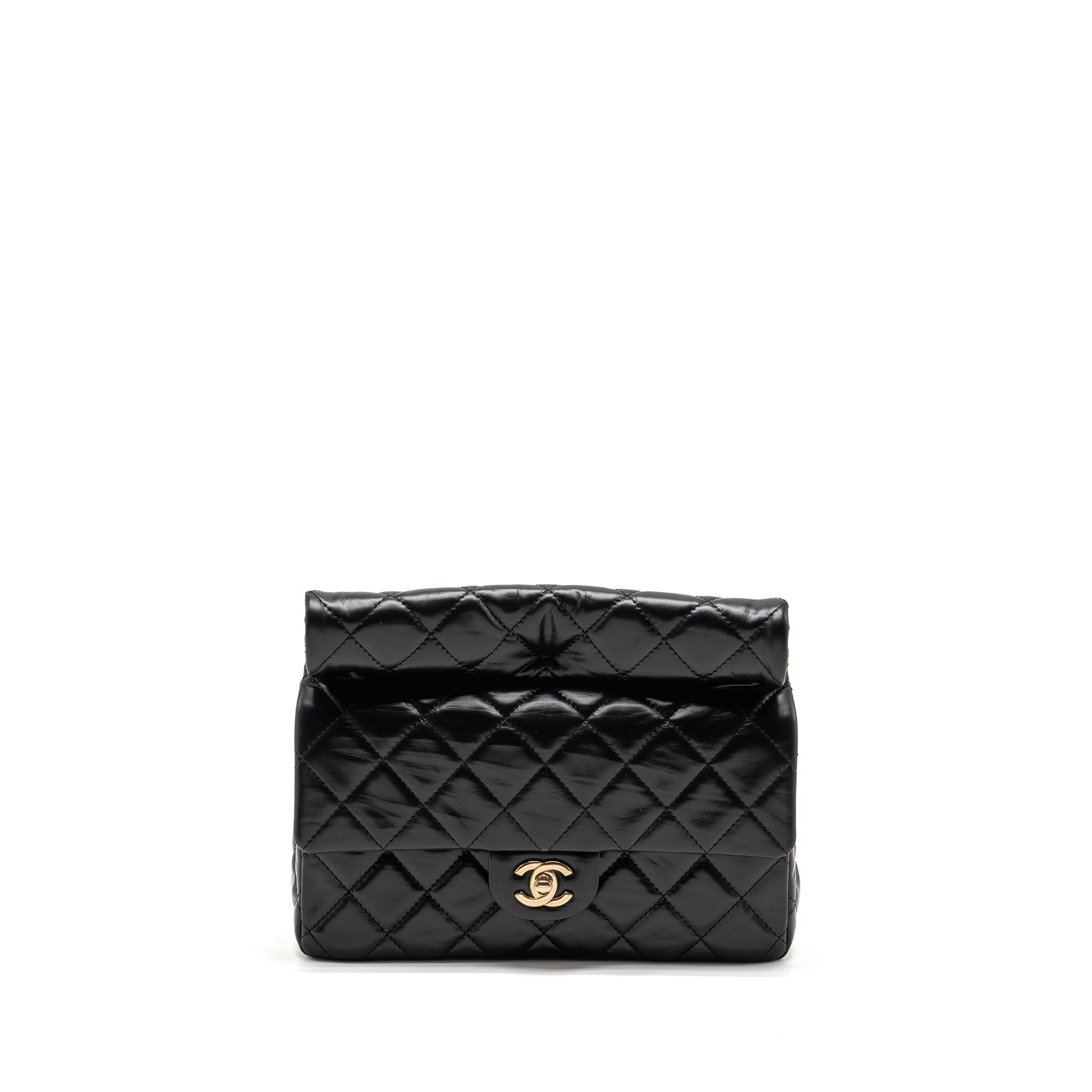 chanel-23a-classic-flap-clutch-shiny-calfskin-black-ghwmicrochip