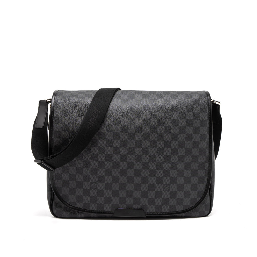 louis-vuitton-large-messenger-bag-damier-graphite-canvas-shw