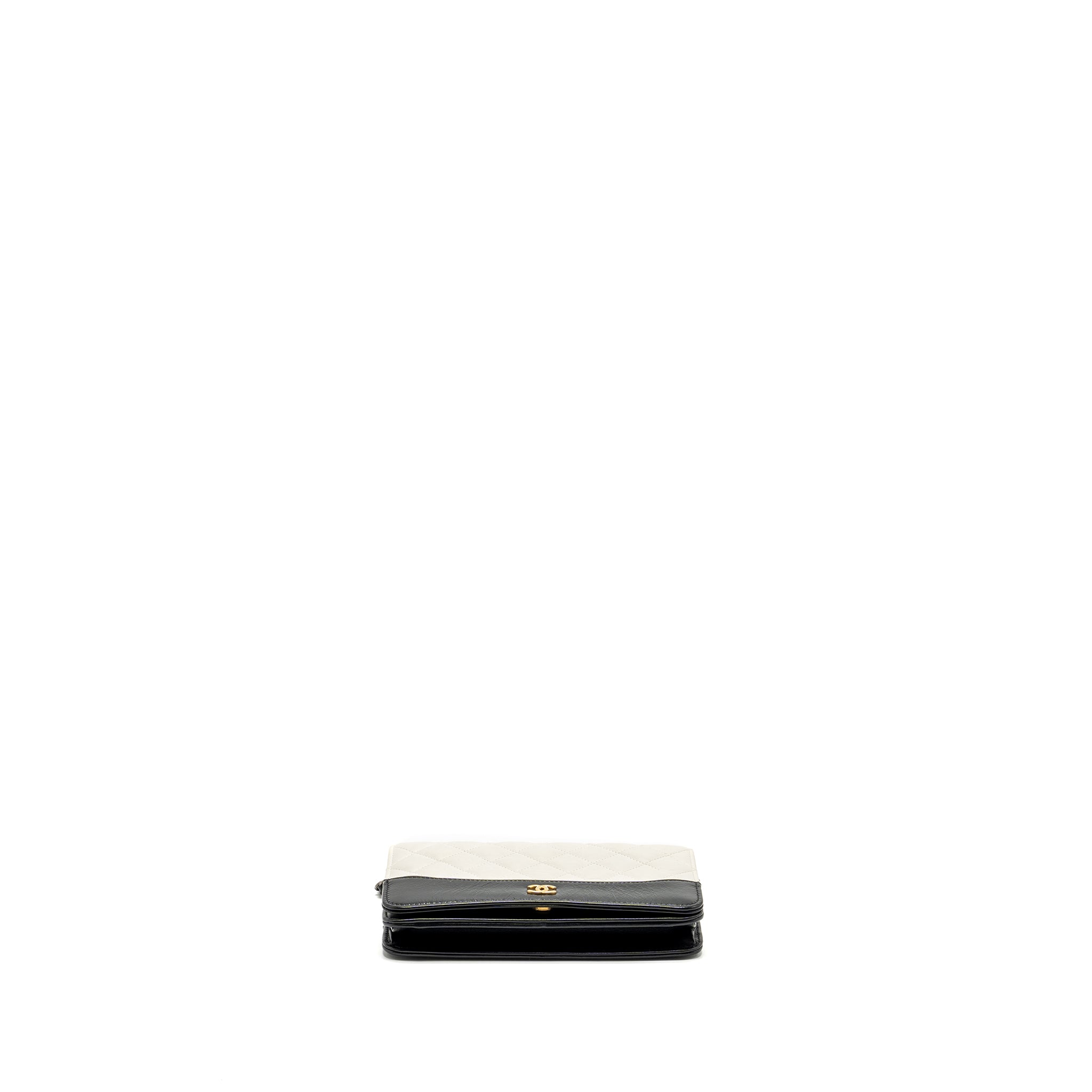 chanel-gabrielle-wallet-on-chain-calfskin-white-black-multicolour-hardware-copy