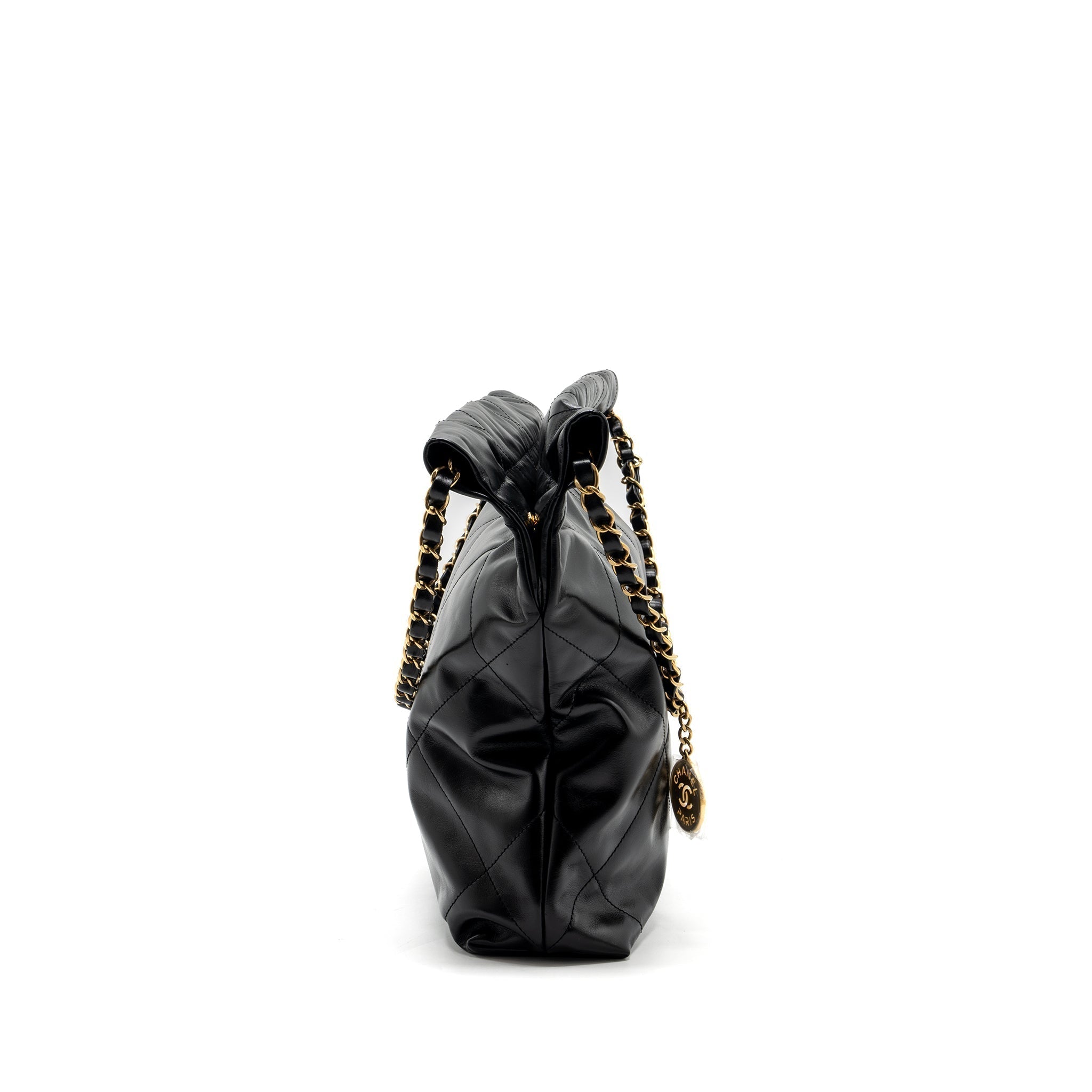 chanel-small-22-bag-lambskin-black-ghw