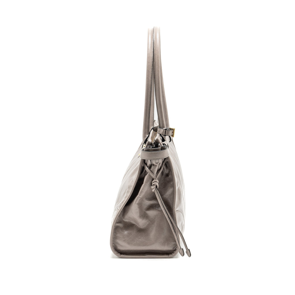 prada-bonnie-large-handbag-calfskin-grey-ghw