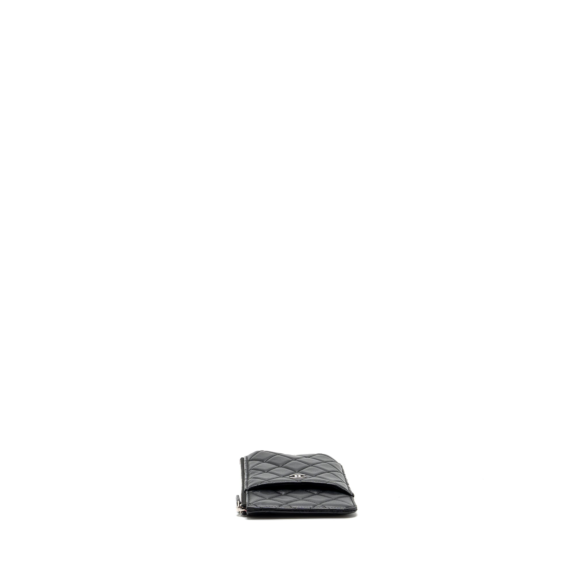 chanel-phone-zip-pouch-lambskin-black-shw