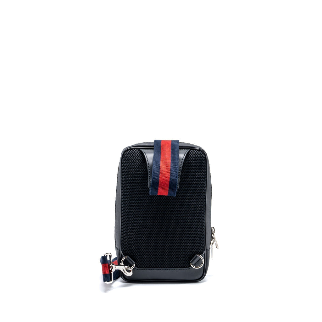 gucci-gg-black-sling-backpack-gg-supreme-canvas-black-shw