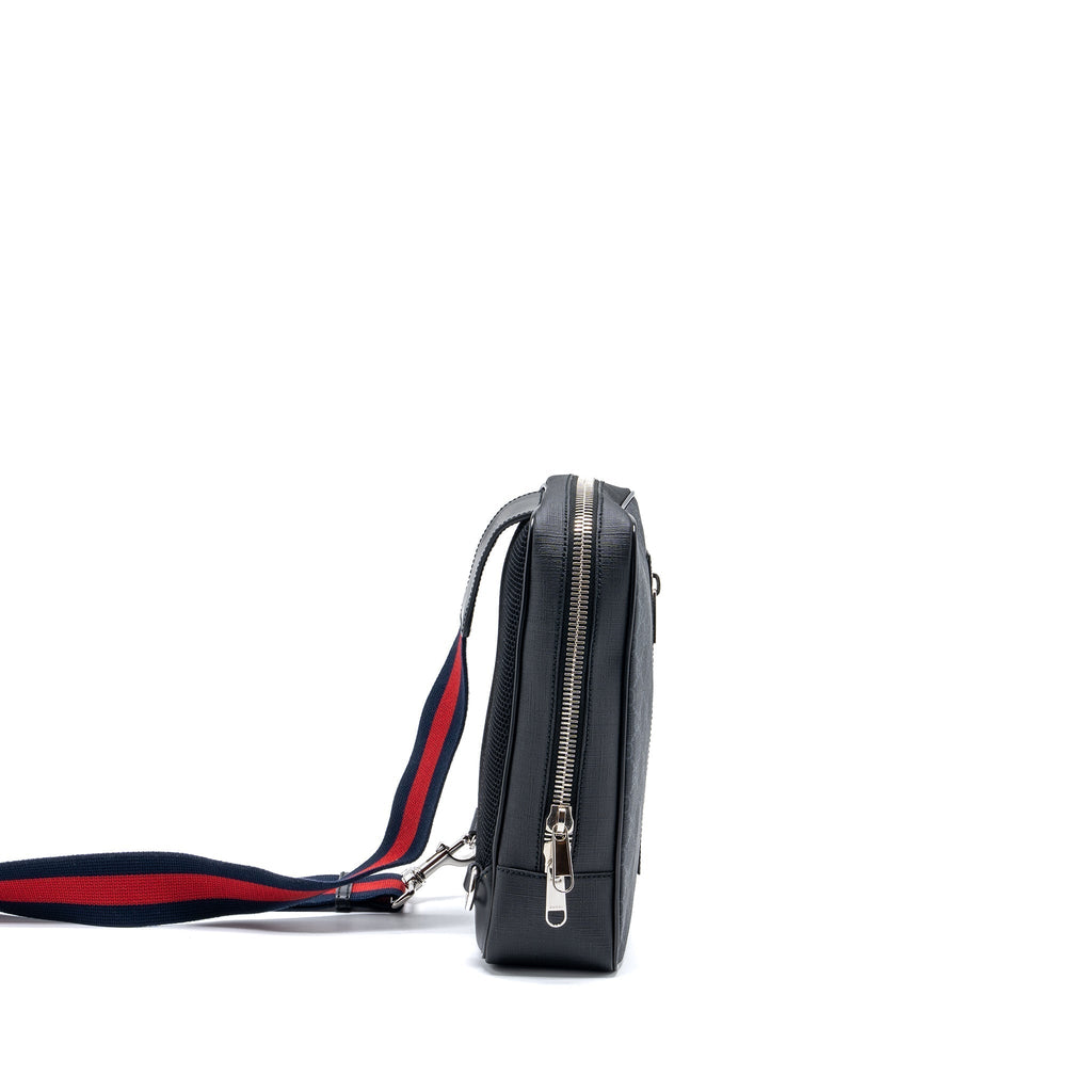 gucci-gg-black-sling-backpack-gg-supreme-canvas-black-shw