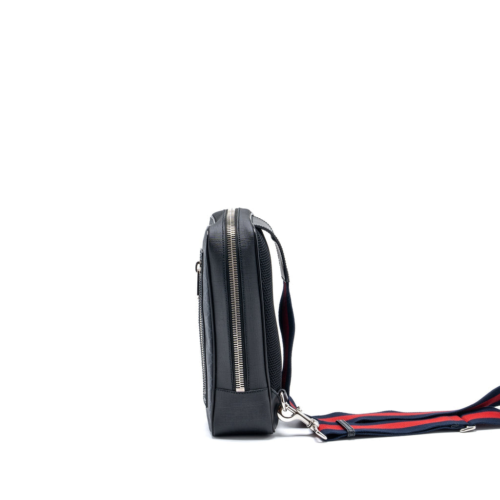 gucci-gg-black-sling-backpack-gg-supreme-canvas-black-shw