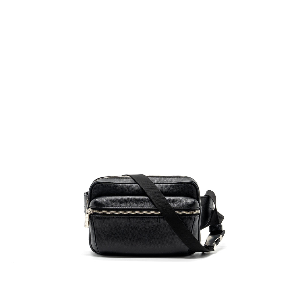 louis-vuitton-taiga-bum-bag-outdoor-leather-black-shw