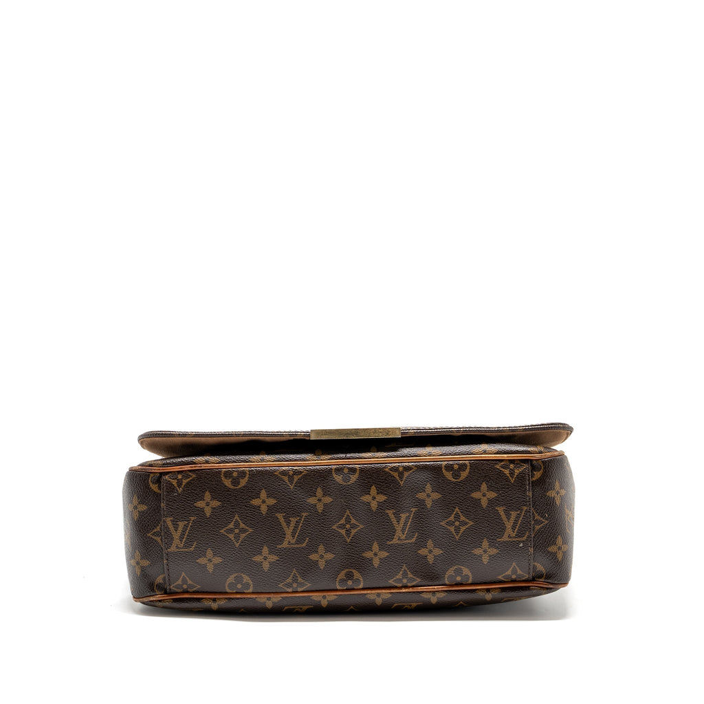 louis-vuitton-men-s-messenger-bag-monogram-ghw