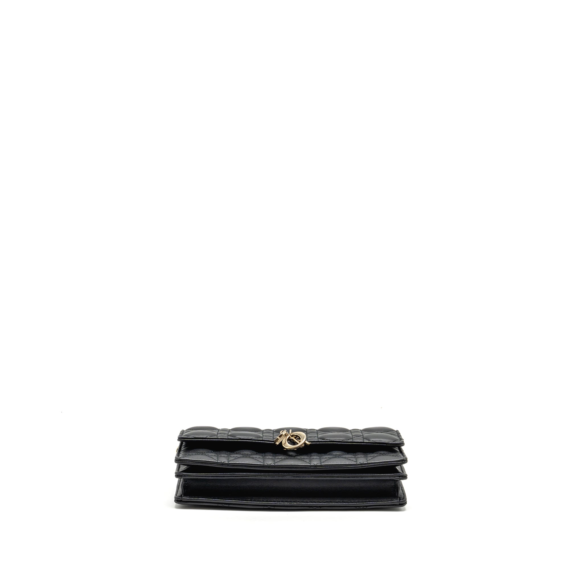 black-dior-wallet-on-chain