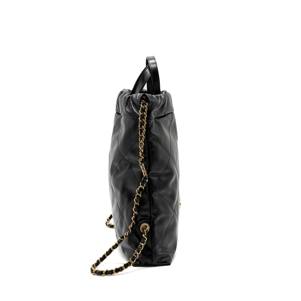chanel-22-backpack-shiny-calfskin-black-ghwmicrochip