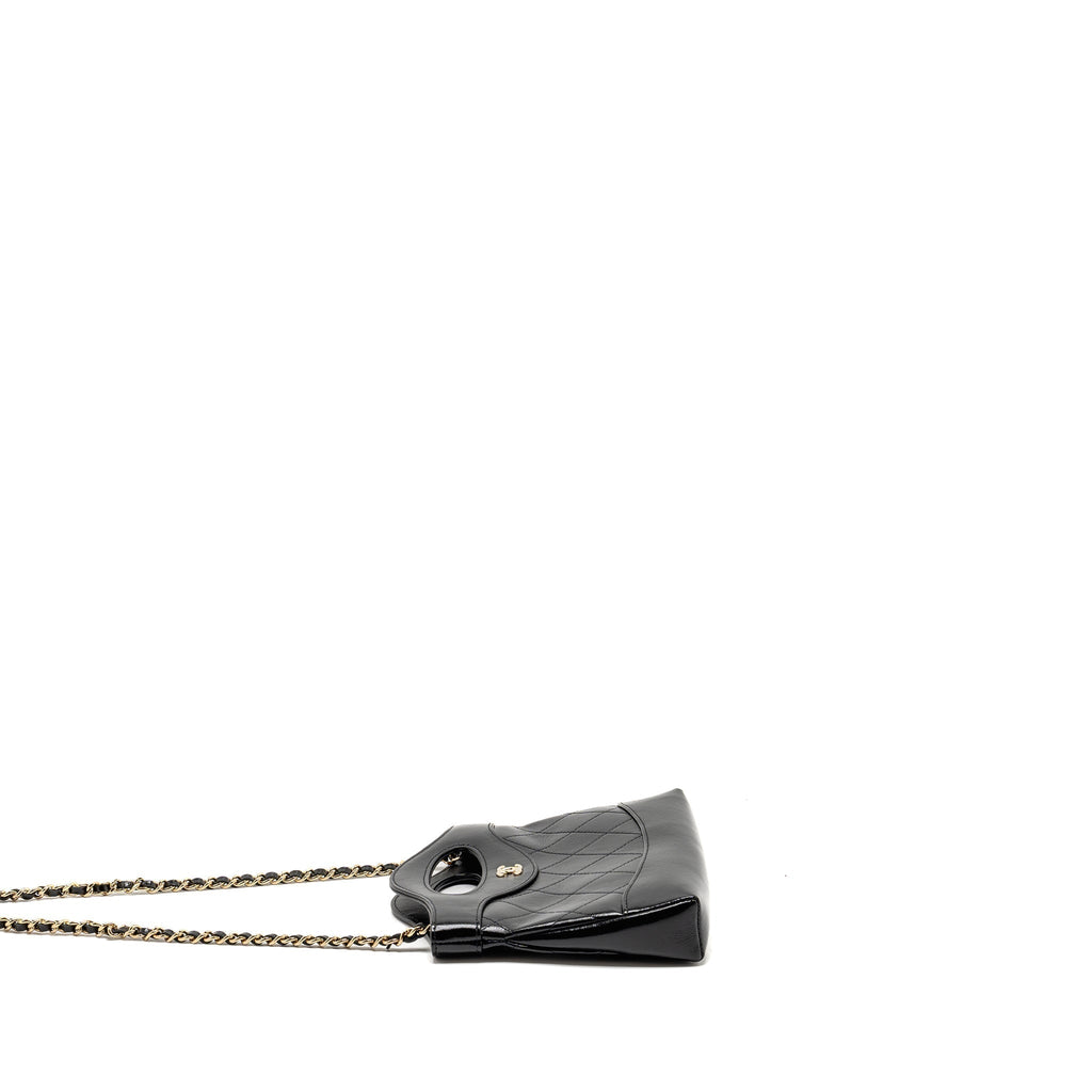 chanel-24c-mini-31-clutch-with-chain-shiny-calfskin-black-lghw-microchip-copy-1