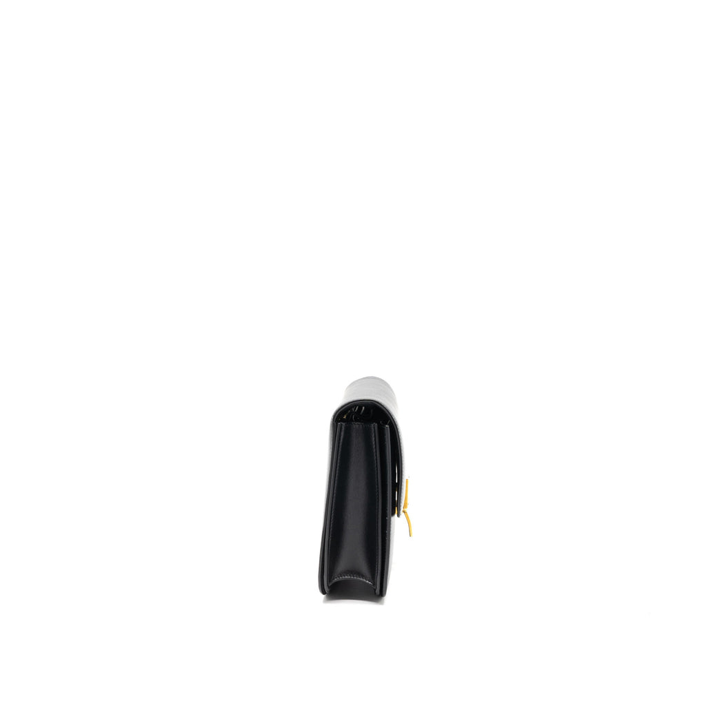 celine-medium-classic-box-calfskin-black-ghw