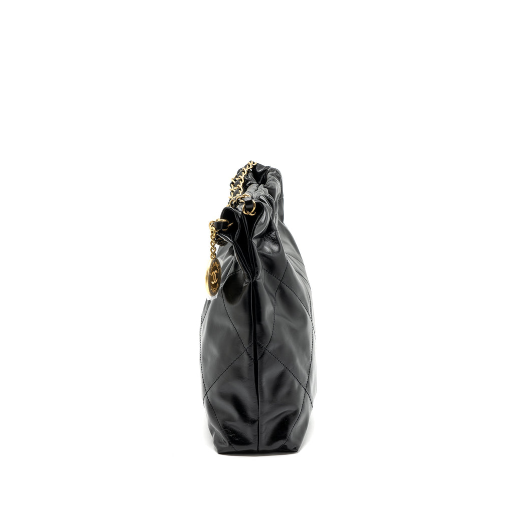 chanel-24c-22-bag-lambskin-black-ghw-microchip