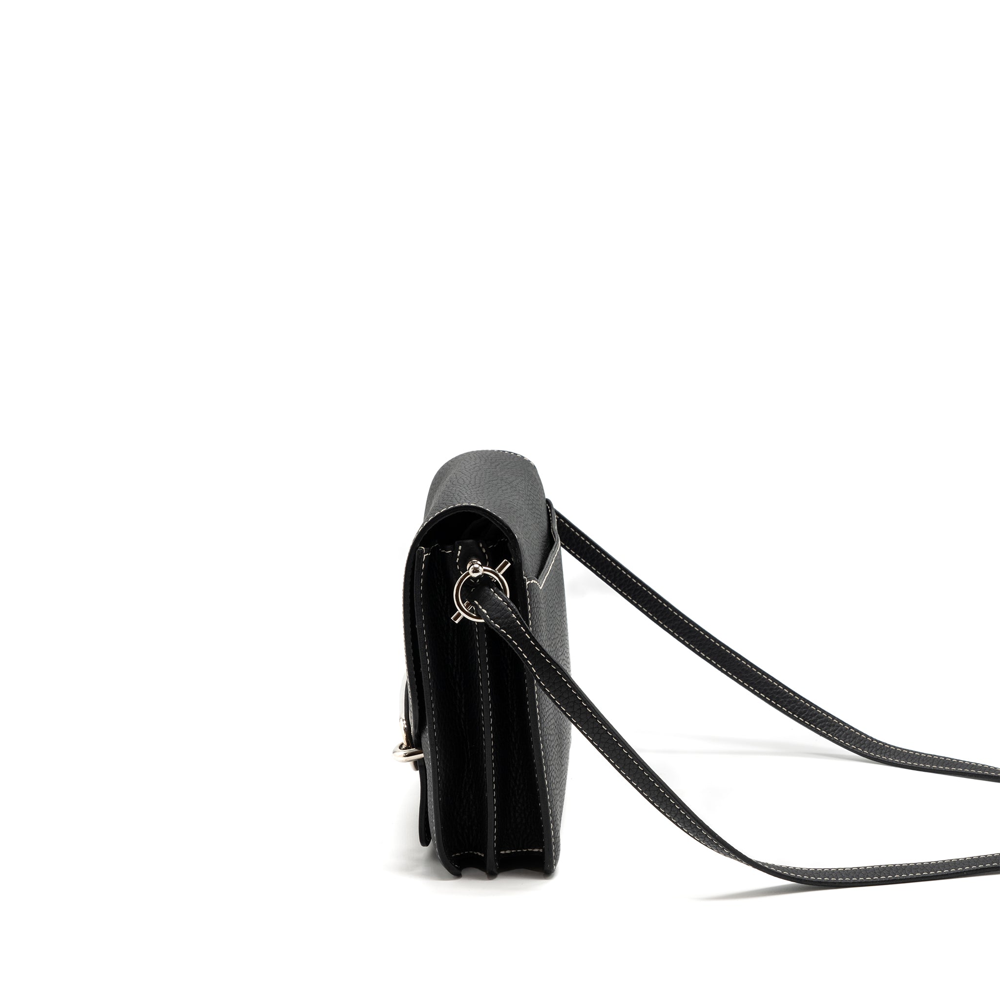 hermes-roulis-23-clemence-black-shw-stamp-square-r
