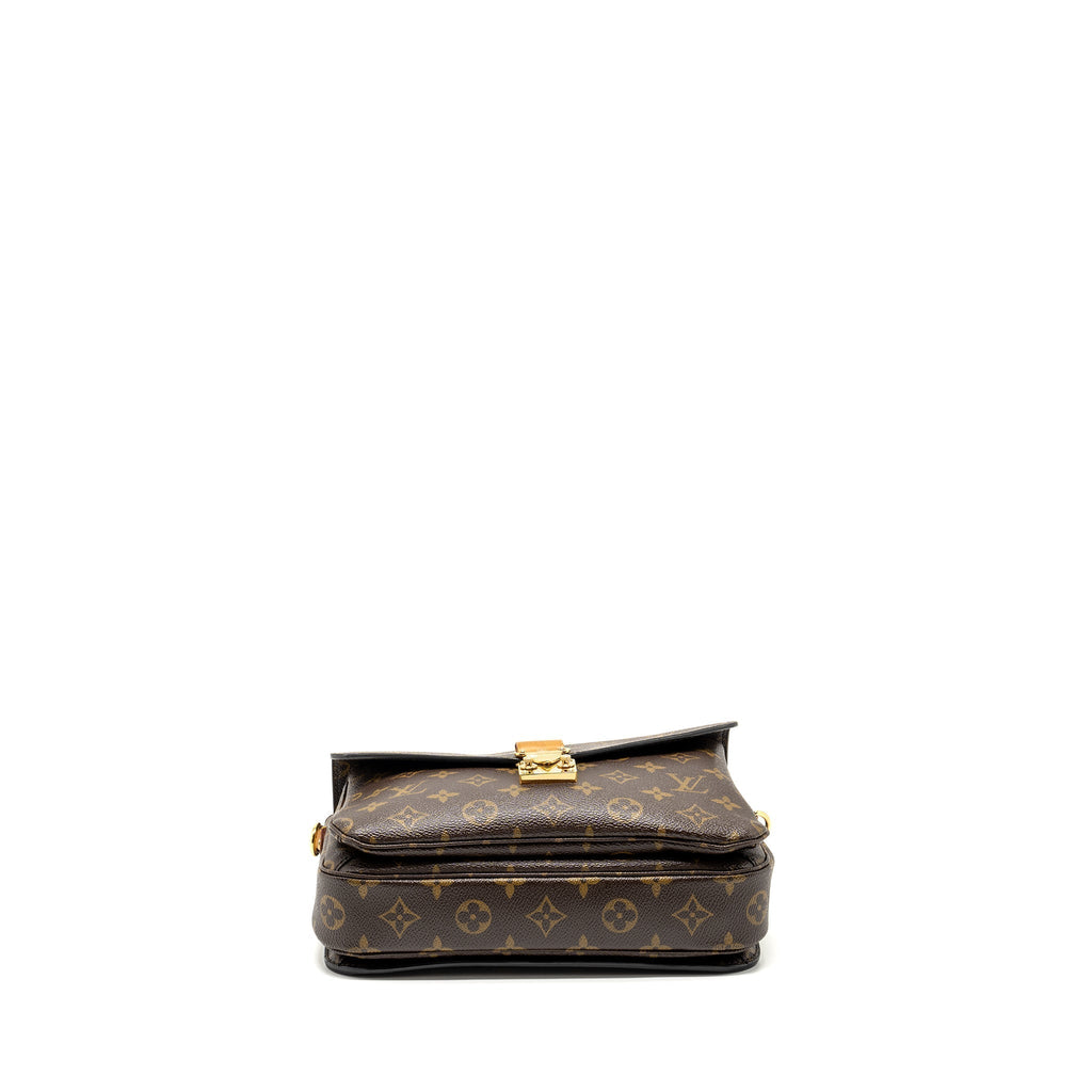 louis-vuitton-pochette-metis-monogram-canvas-ghw-24