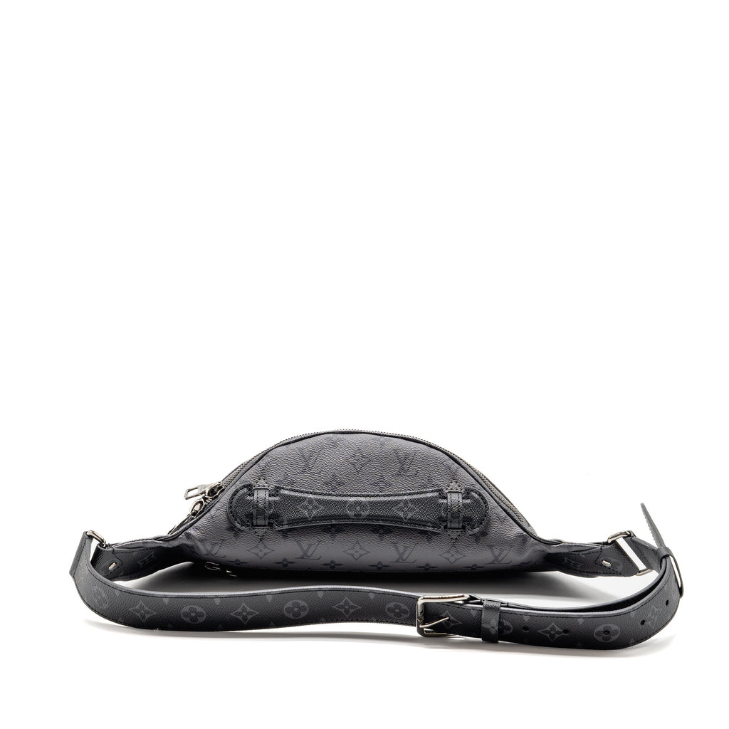 louis-vuitton-x-yayoi-kusama-reverse-monogram-eclipse-maxi-bumbag-canvas-grey-multicolour-dark-silver-hardware-copy