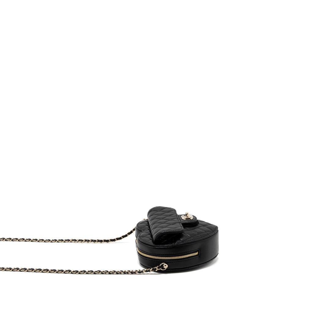 chanel-22s-heart-bag-lambskin-black-lghw-microchip-2