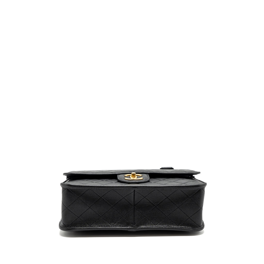 chanel-22k-large-backpack-caviar-black-ghwmicrochip