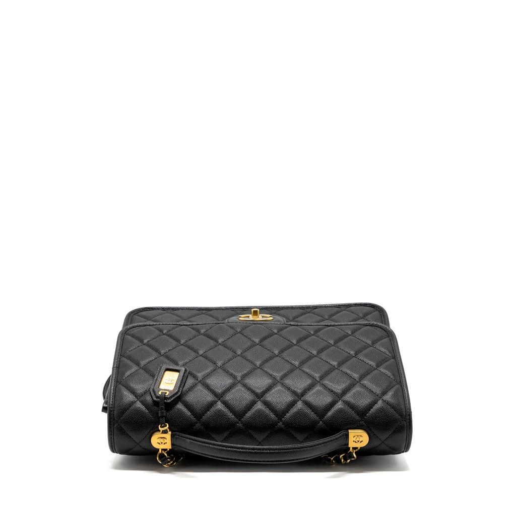 chanel-22k-large-backpack-caviar-black-ghwmicrochip