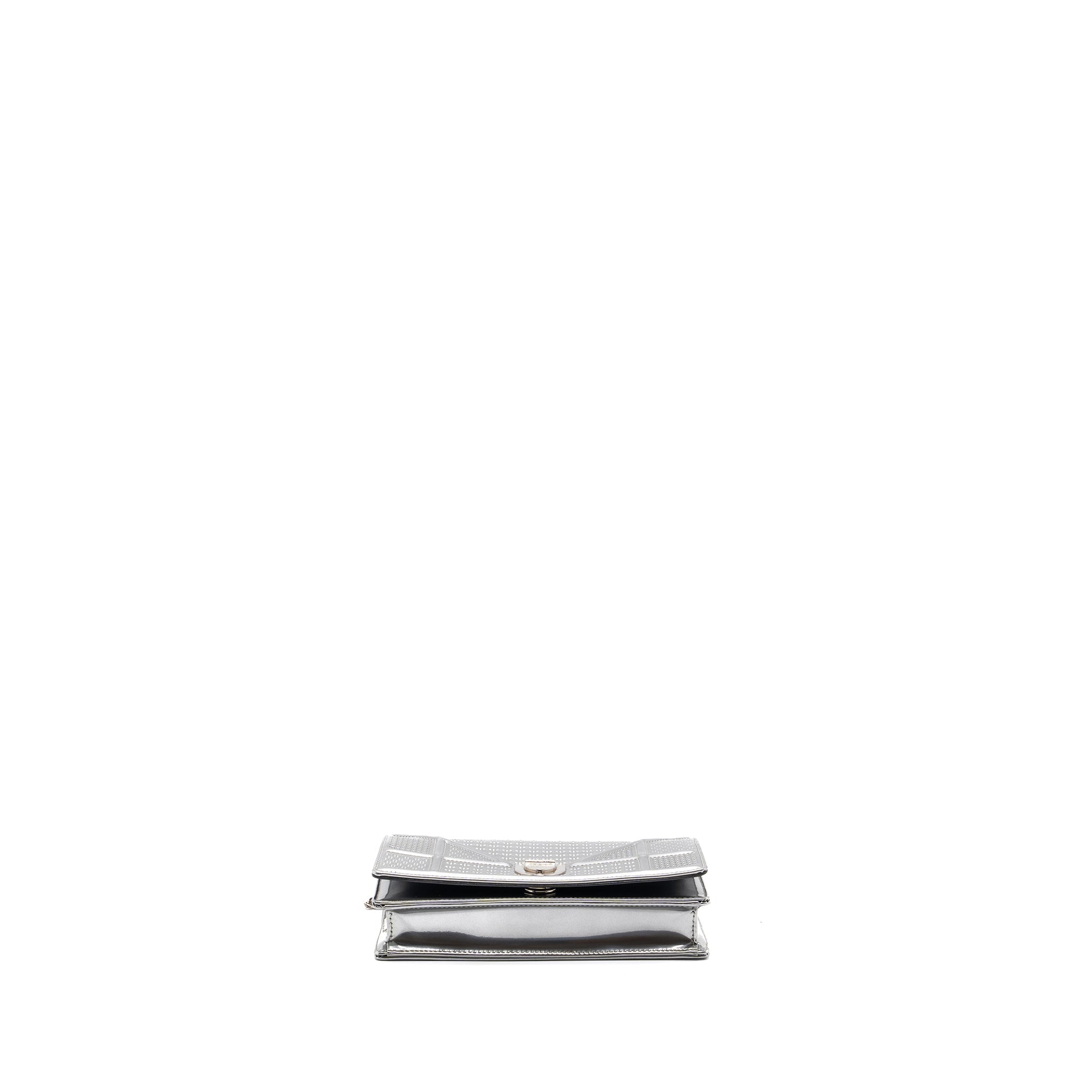 dior-diorama-wallet-on-chain-patent-metallic-silver-shw-1