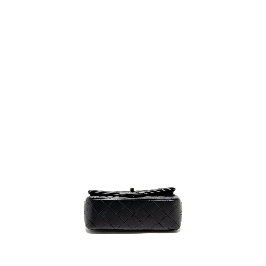 chanel-so-black