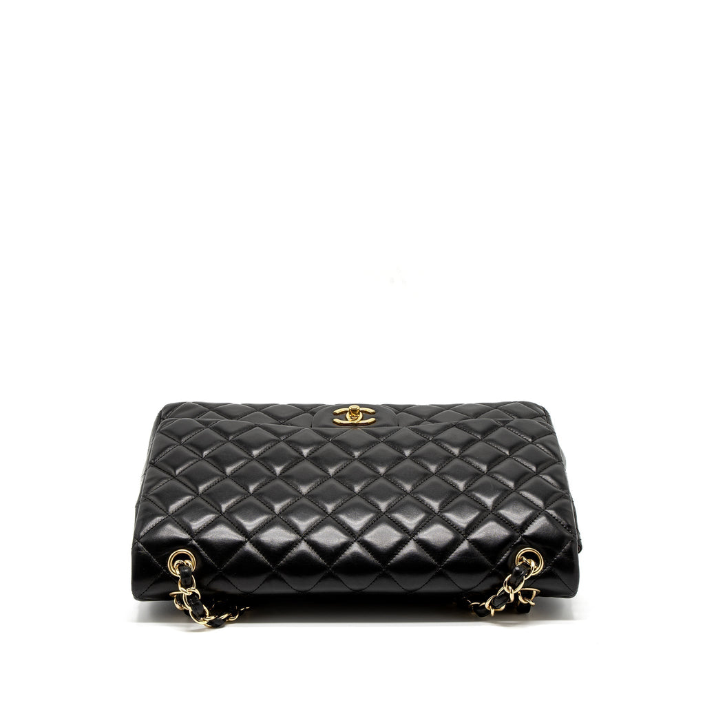 chanel-maxi-classic-single-flap-bag-lambskin-black-ghw