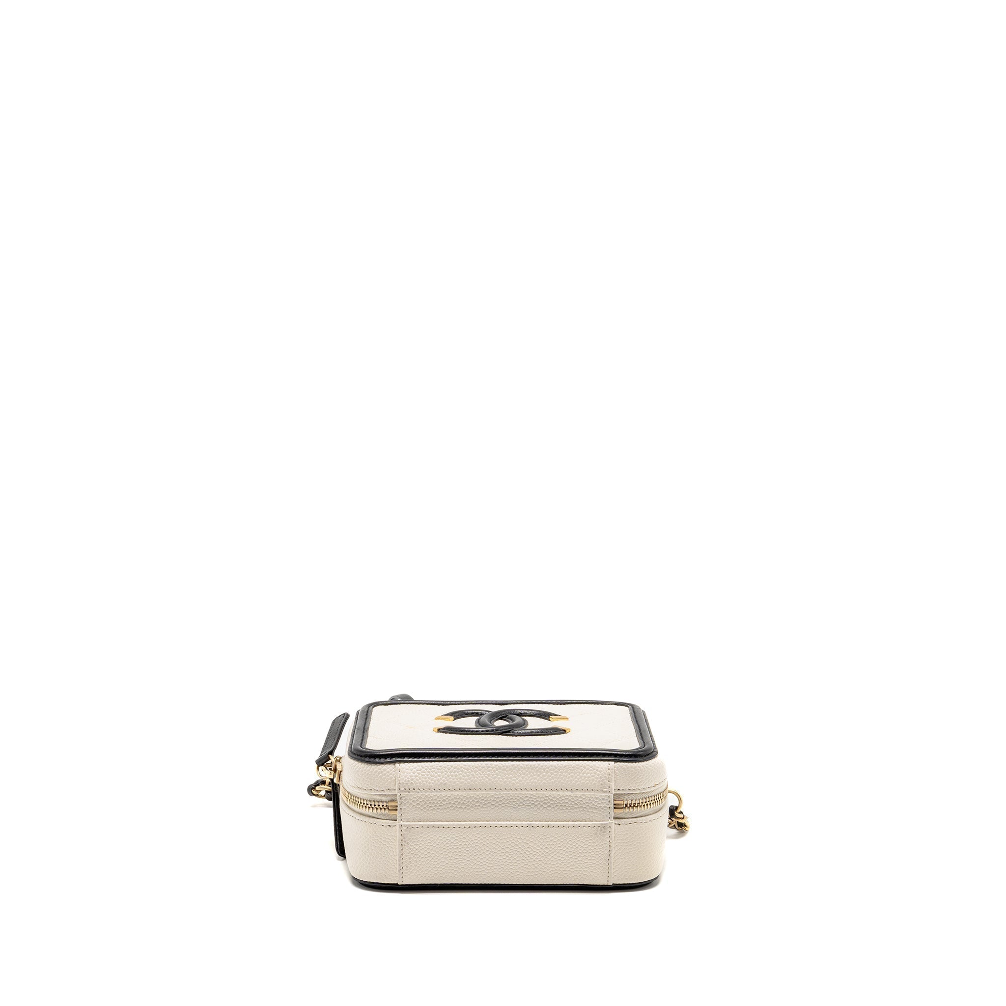 chanel-cc-filigree-vanity-case-caviar-white-black