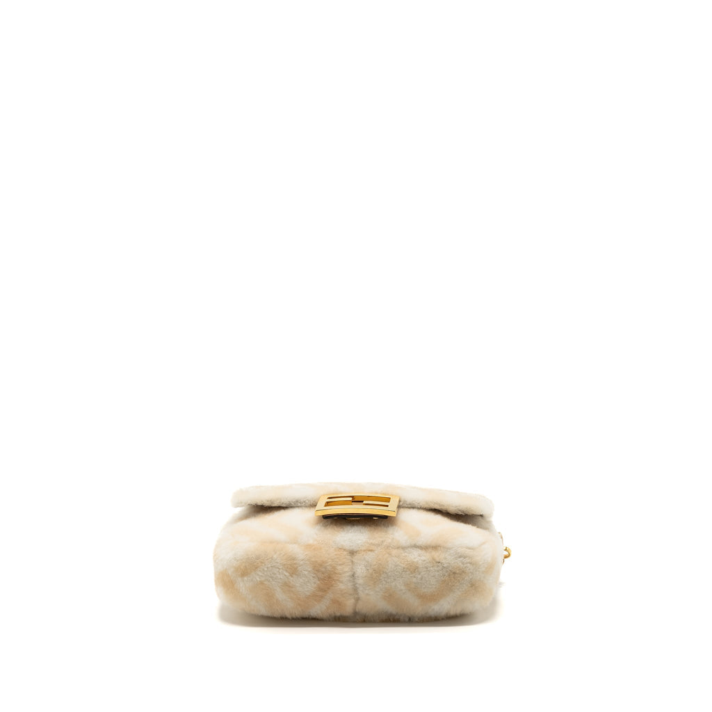 fendi-mini-baguette-sheepskin-beige-white-ghw