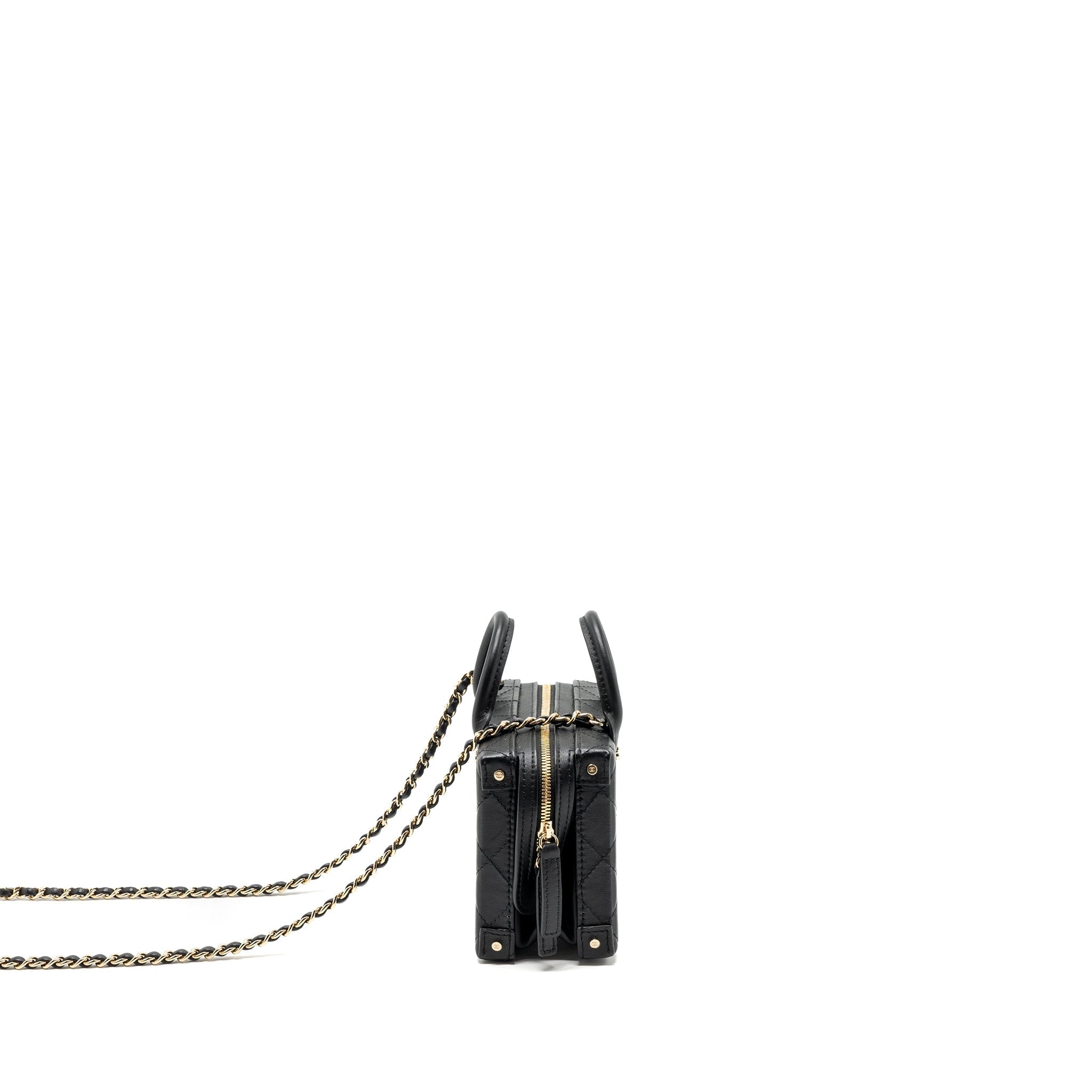 chanel-22b-top-handle-small-vanity-case-calfskin-black-ghwmicrochip-copy
