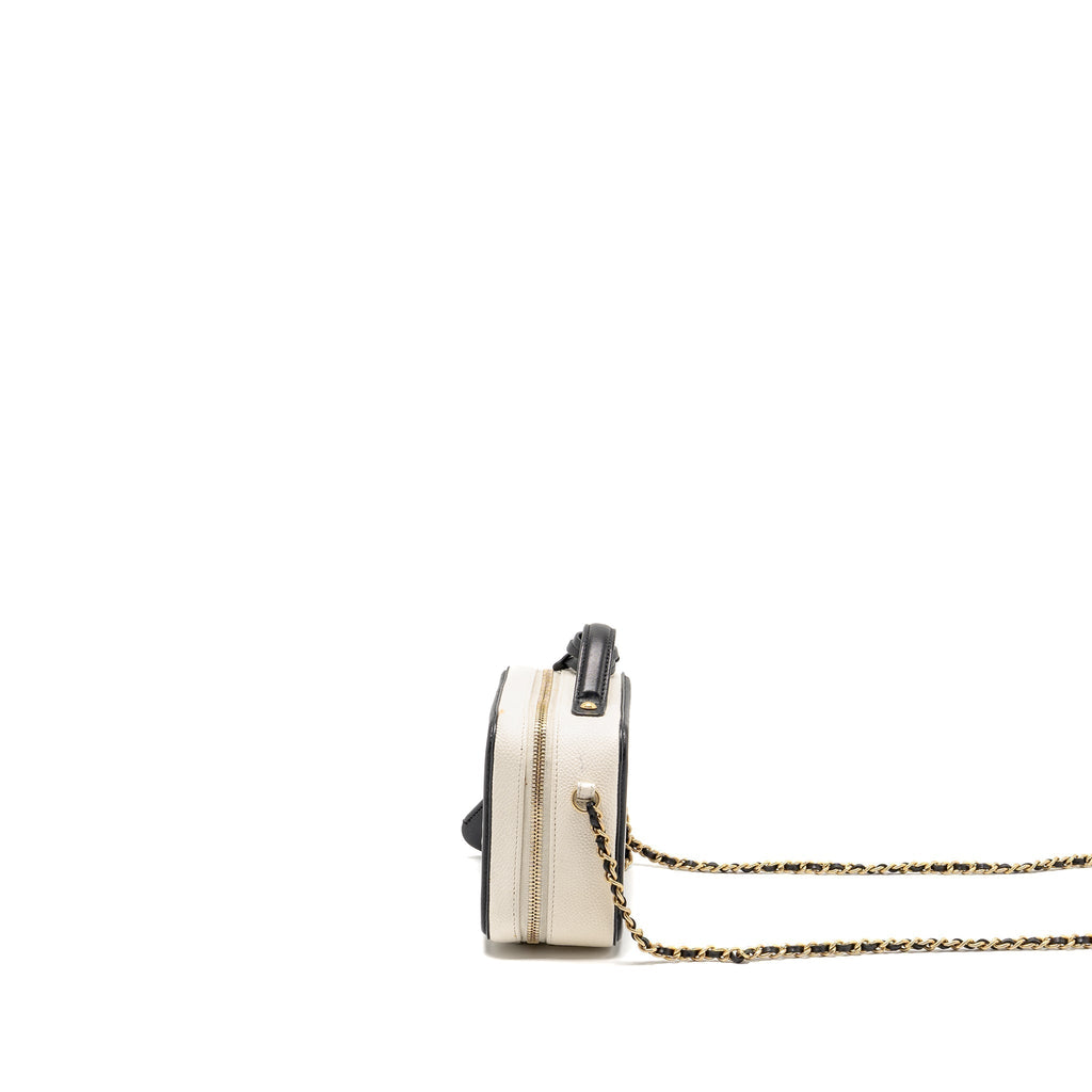chanel-cc-filigree-vanity-case-caviar-white-black