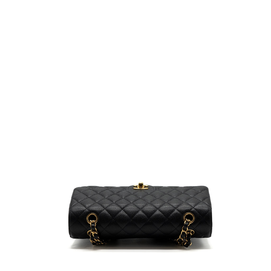 chanel-medium-classic-double-flap-bag-caviar-black-ghwmicrochip