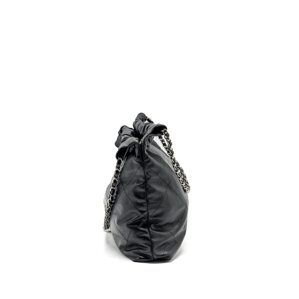 chanel-medium-22-bag-calfskin-black-shw-microchip