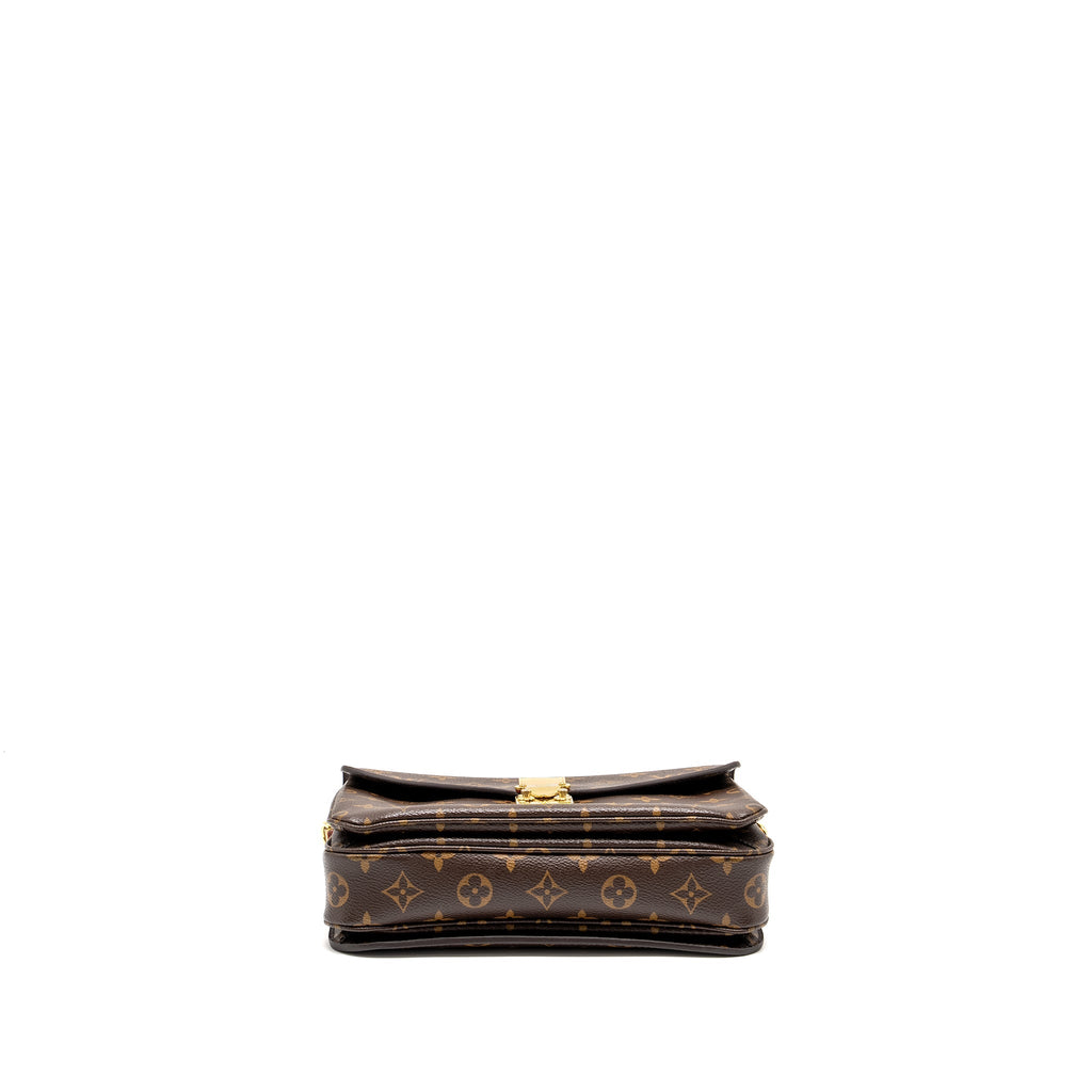 louis-vuitton-pochette-metis-monogram-canvas-ghw-28