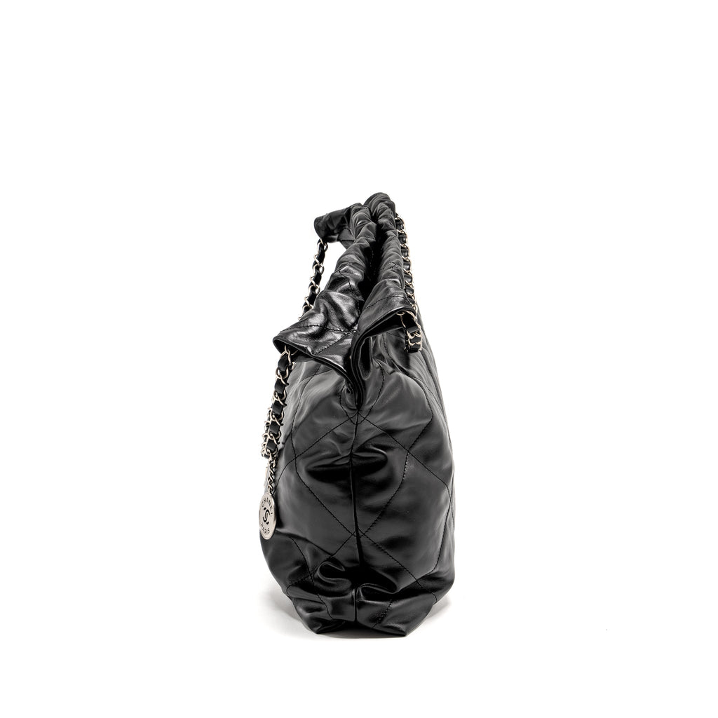 chanel-medium-22-shiny-calfskin-black-shw-microchip-1