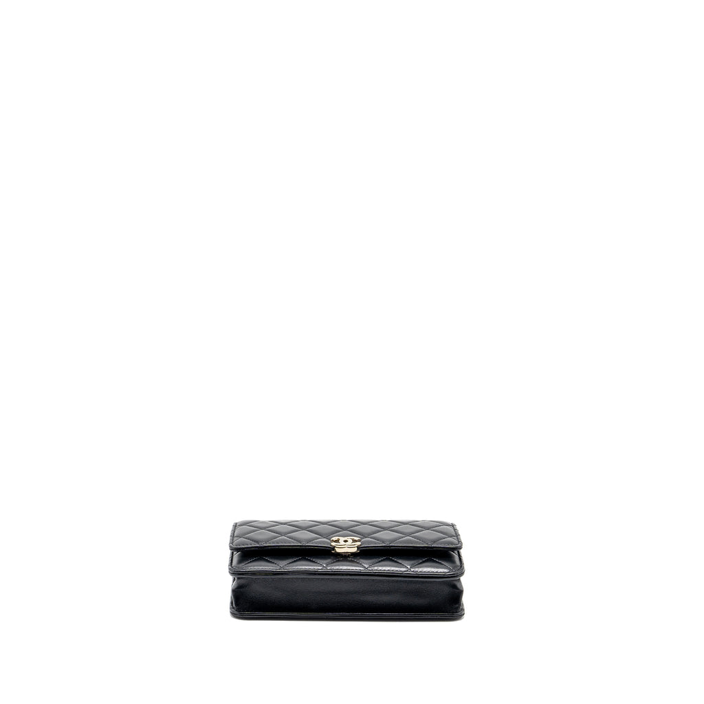 chanel-leather-top-handle-wallet-on-chain-lambskin-black-lghw-microchip-1