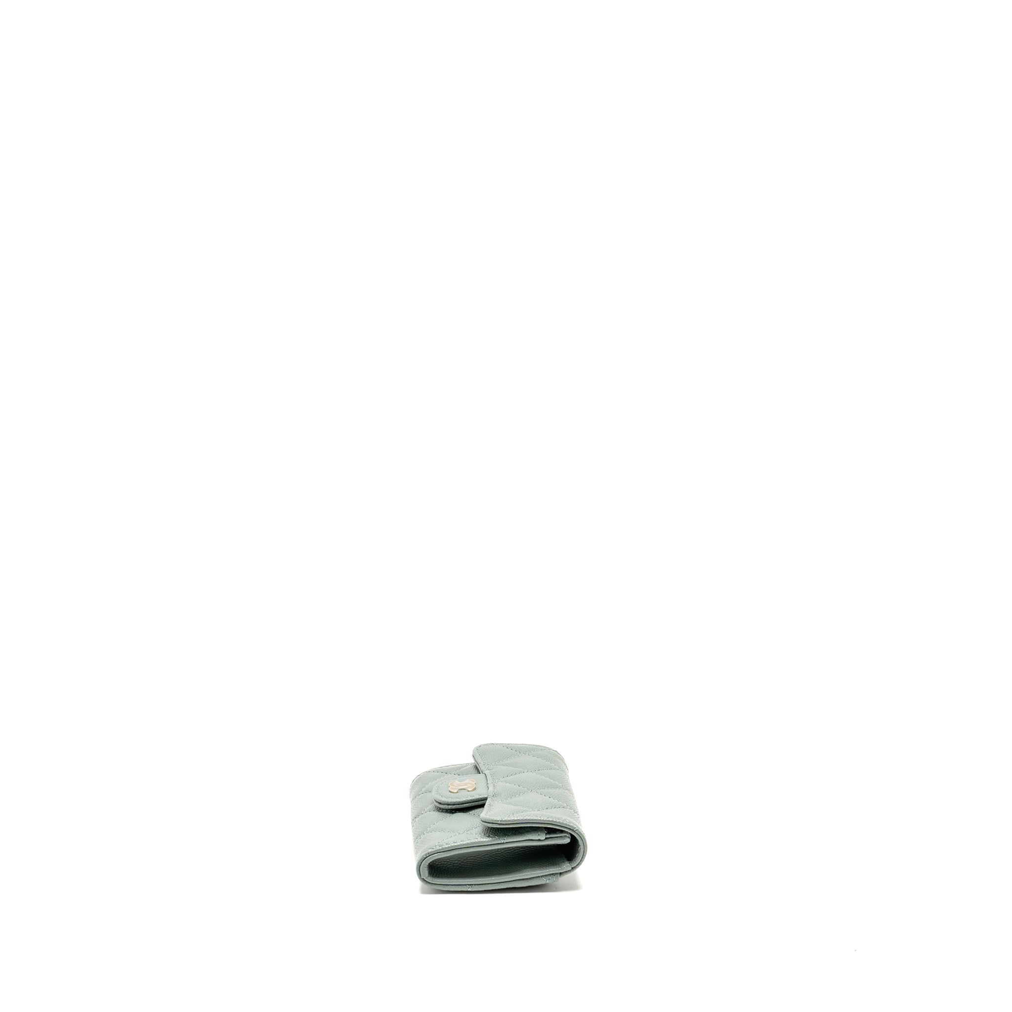 chanel-classic-flap-card-holder-caviar-light-green-lghwmicrochip