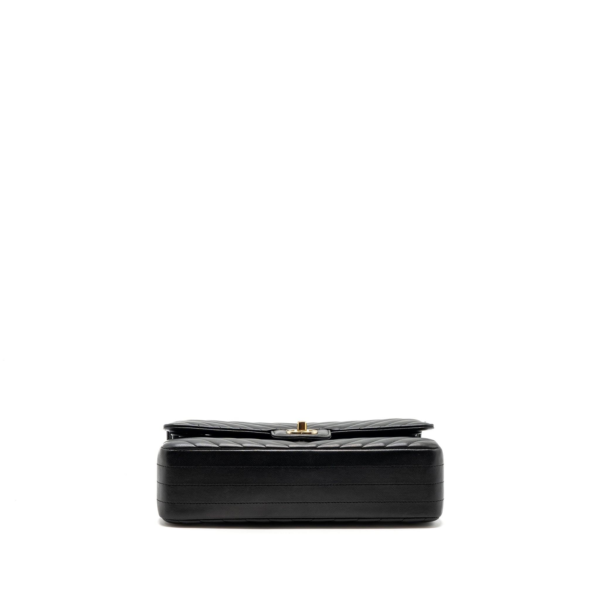 chanel-medium-classic-double-flap-bag-lambskin-chevron-black-lghw-copy
