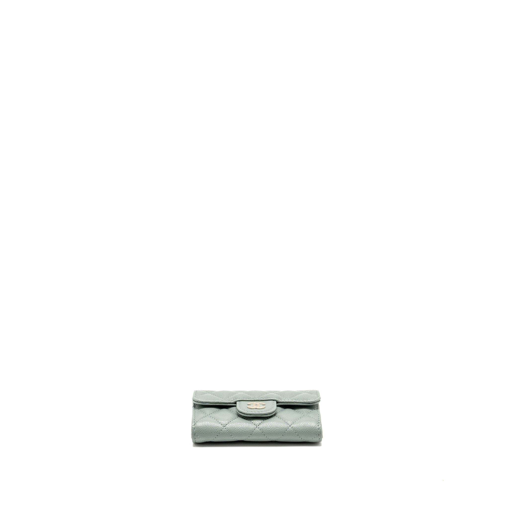 chanel-classic-flap-card-holder-caviar-light-green-lghwmicrochip