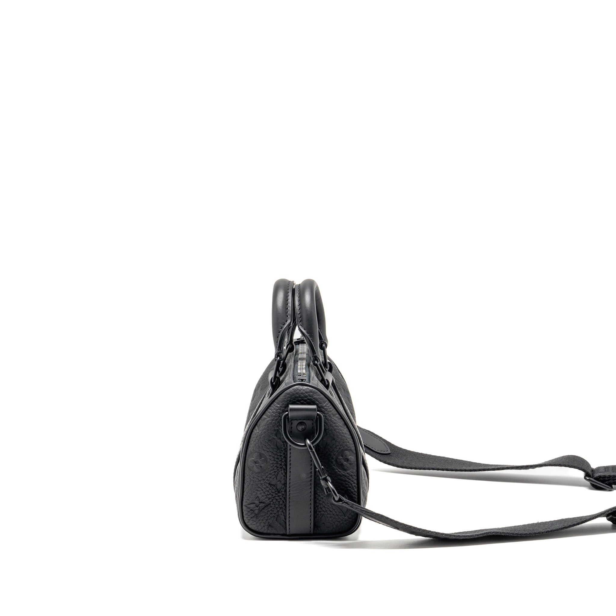 louis-vuitton-keepall-bandouliere-25-monogram-taurillon-leather-black-with-black-hardware