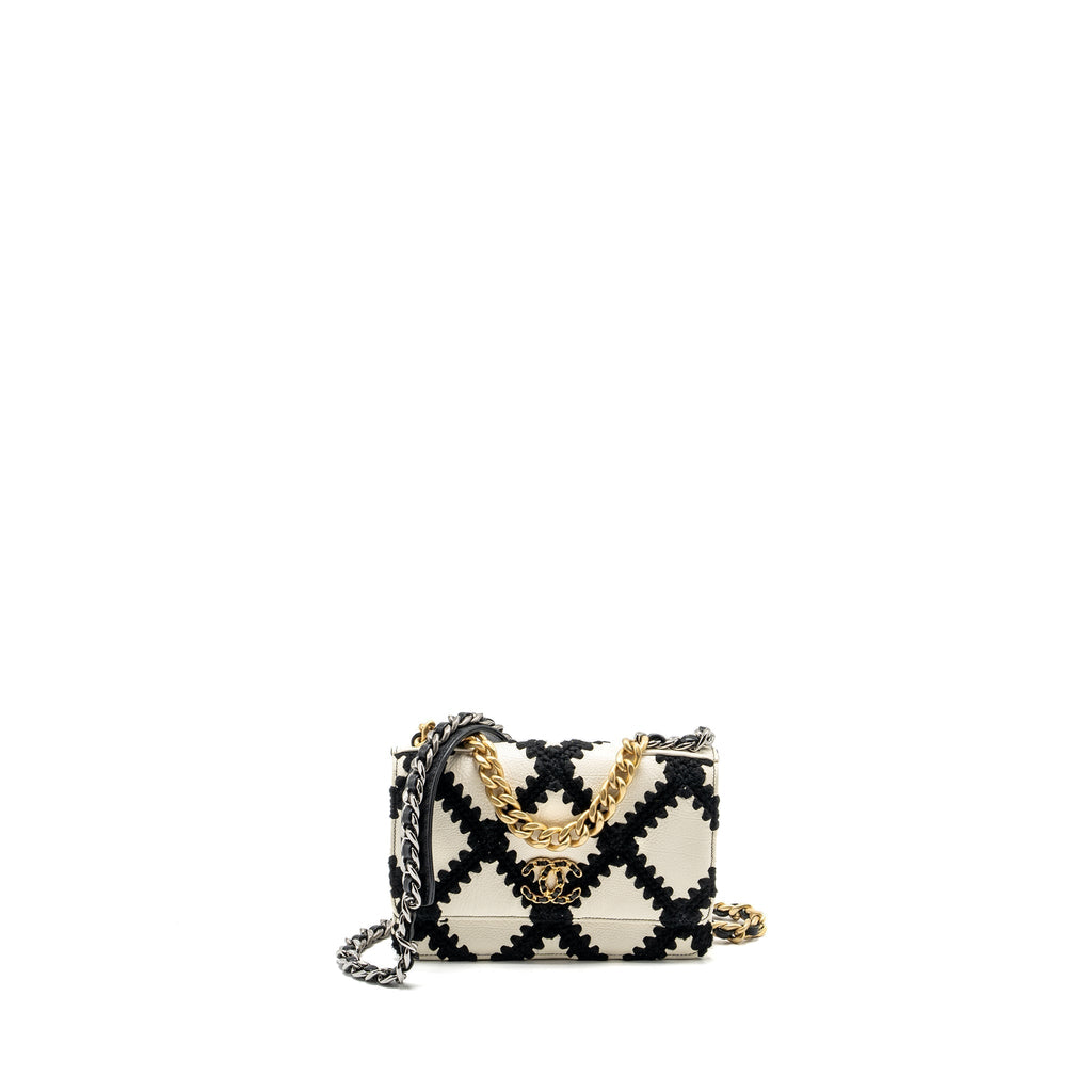 chanel-19-wallet-on-chain-fabric-calfskin-white-black-multicolour-hardware