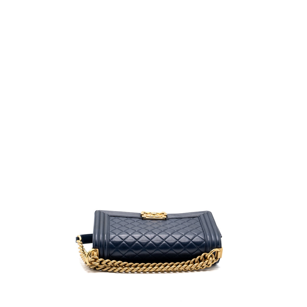 chanel-medium-boy-bag-calfskin-blue-ghw-1