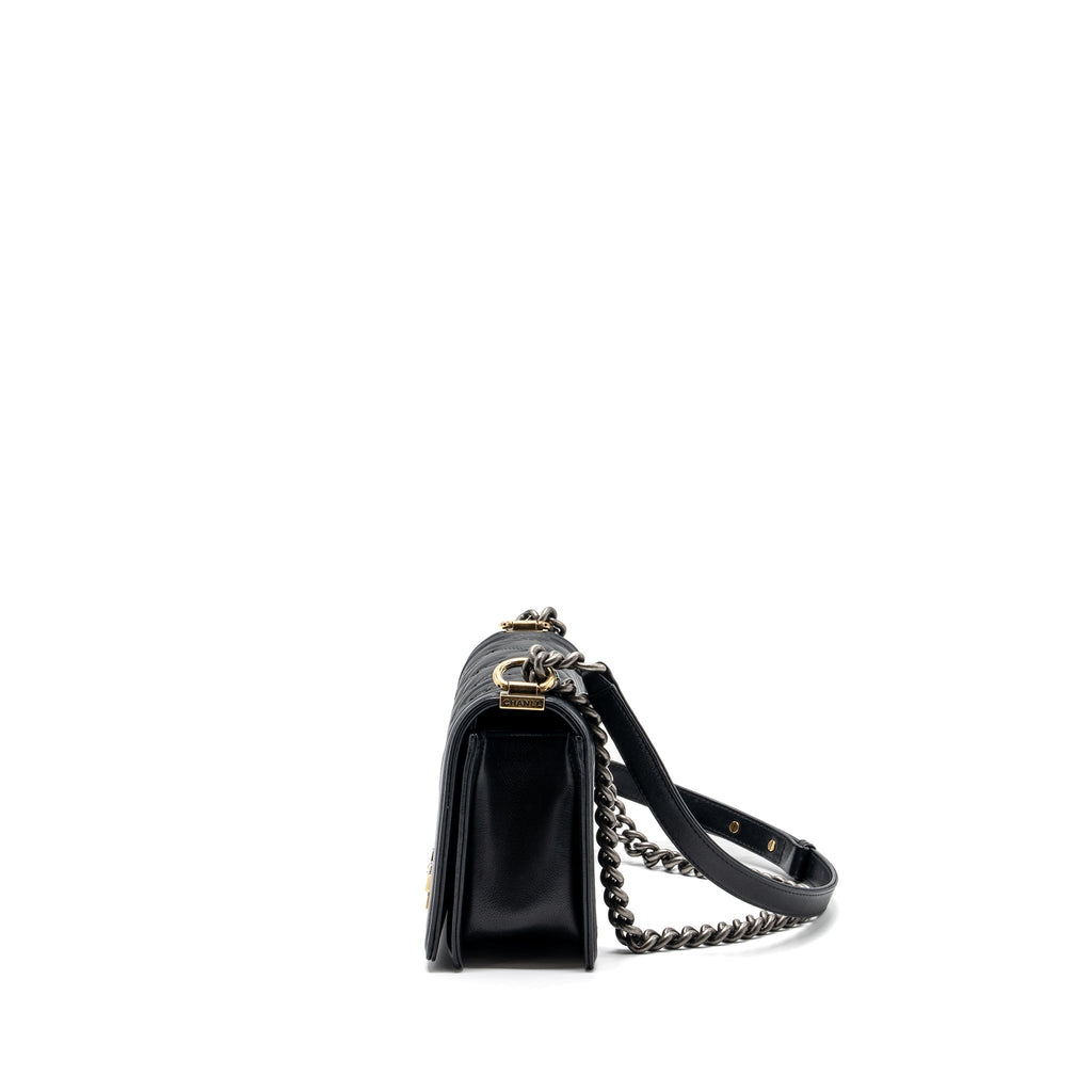 chanel-medium-boy-bag-calfskin-black-multicolor-hardware