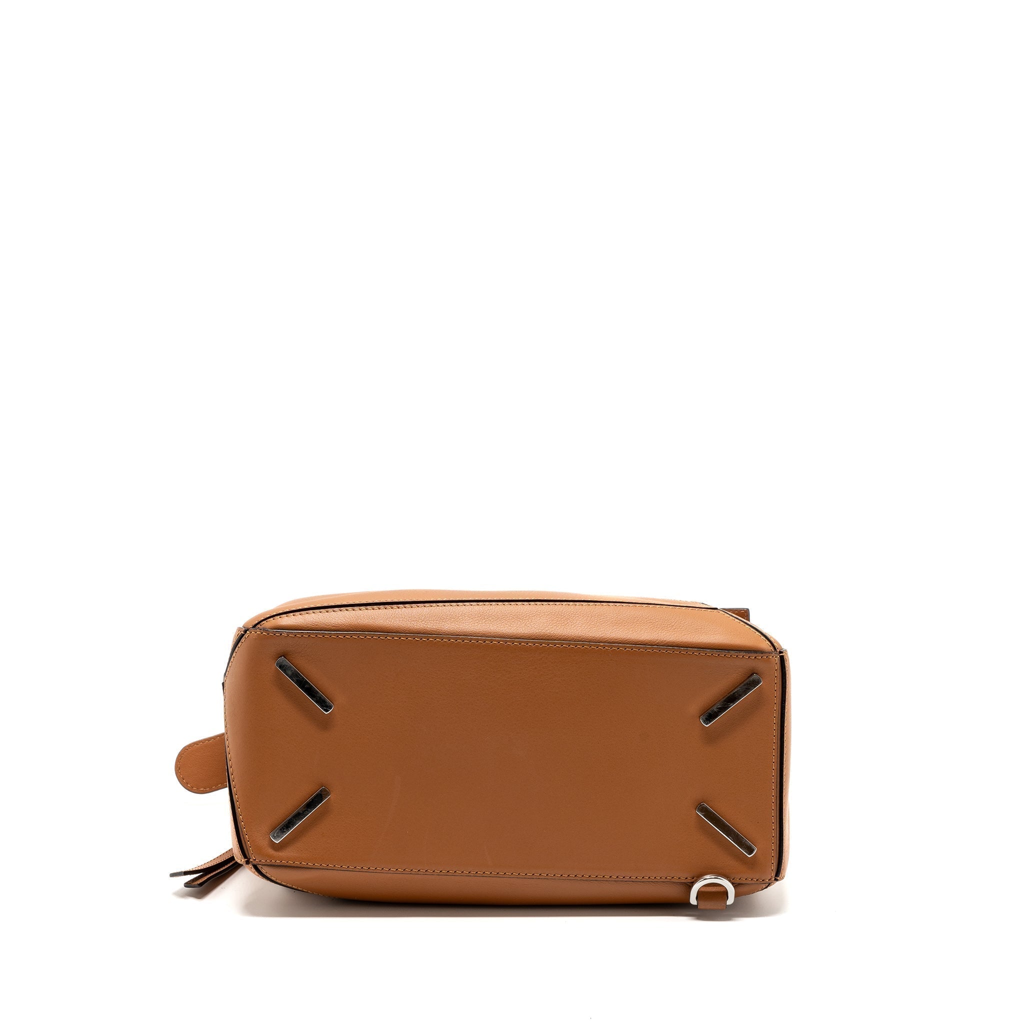 loewe-puzzle-bag-in-classic-calfskin-tan-shw