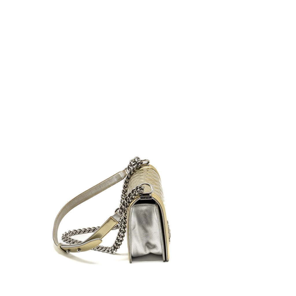 chanel-medium-boy-bag-patent-leather-light-gold-silver-shw