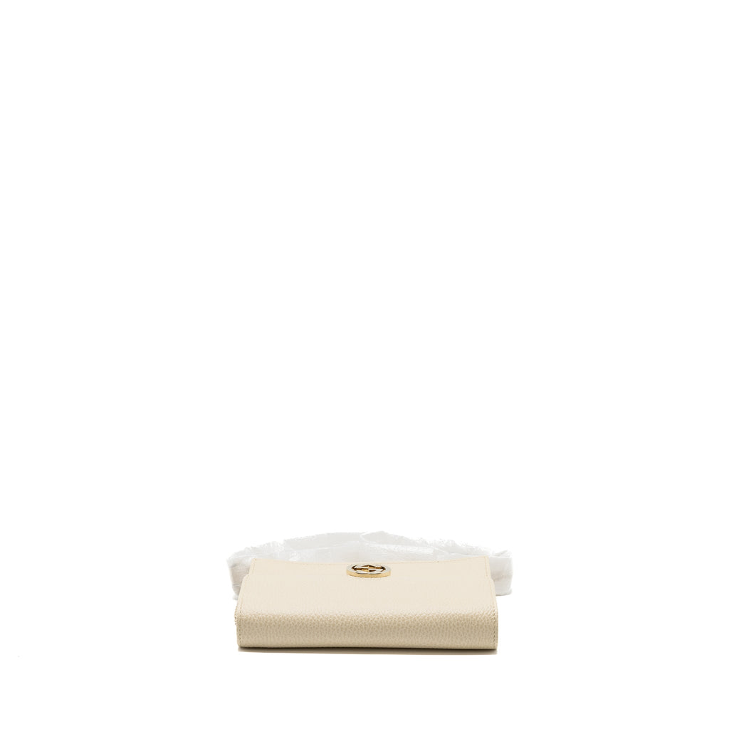 gucci-interlocking-g-crossbody-chain-bag-wallet-white-lghw