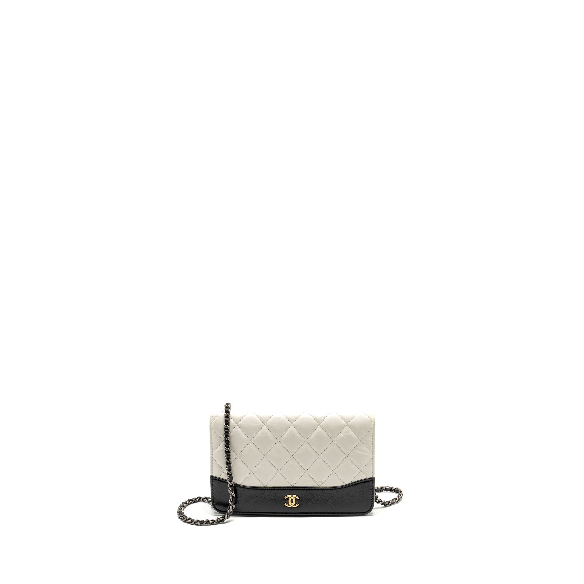 chanel-gabrielle-wallet-on-chain-calfskin-white-black-multicolour-hardware-copy