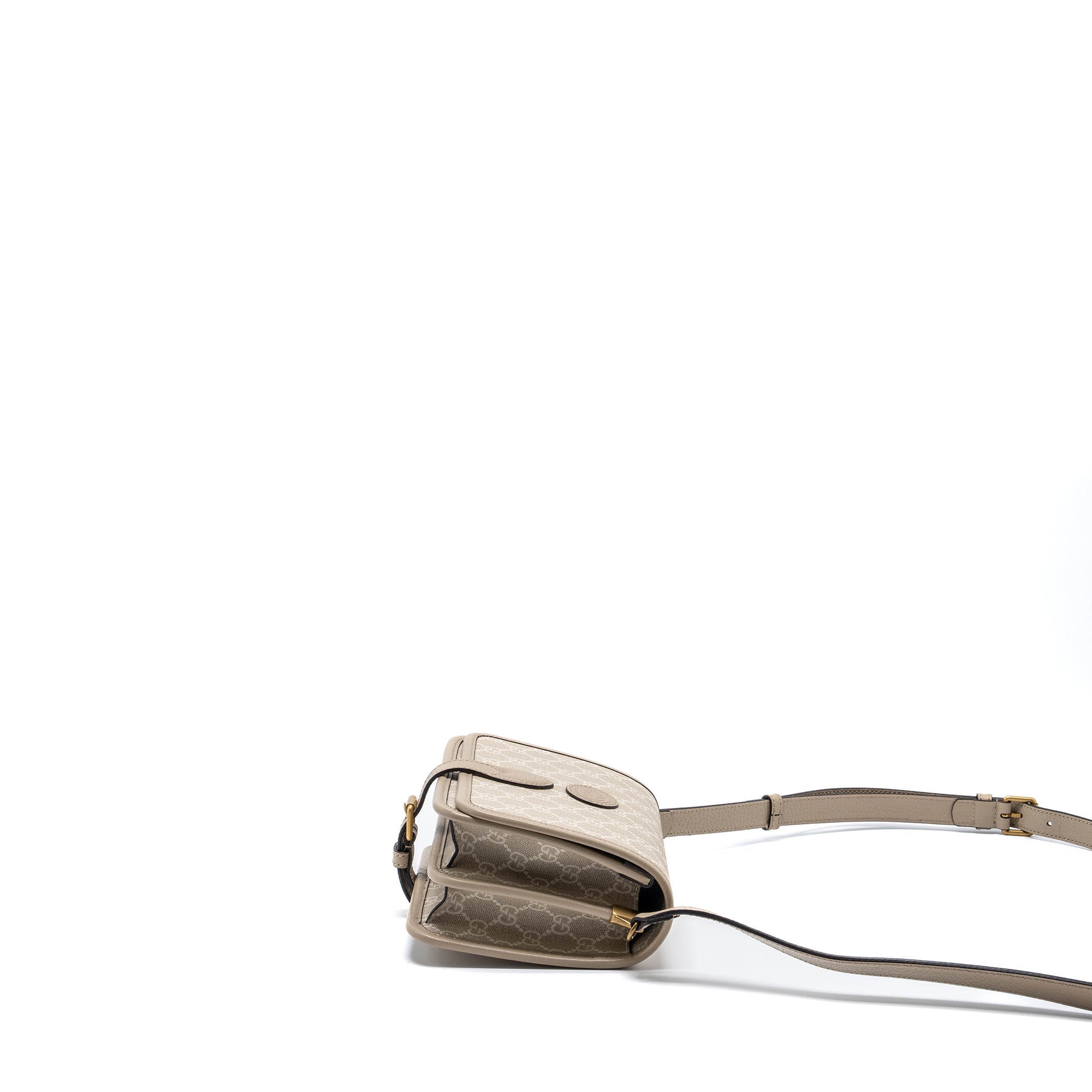 gucci-interlock-gg-logo-crossbody-messanger-bag-canvas-calfskin-light-grey-ghw