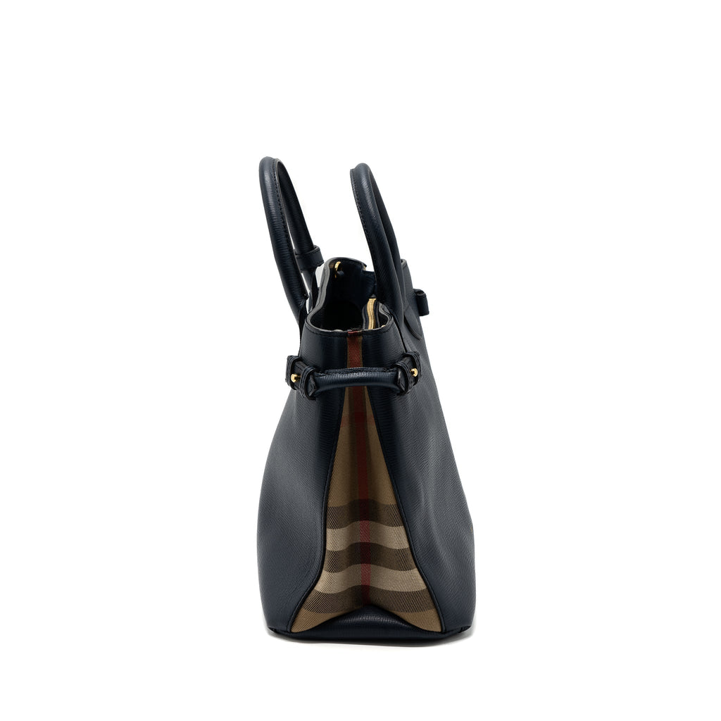burberry-the-large-banner-bag-calfskin-dark-blue-multicolour-ghw