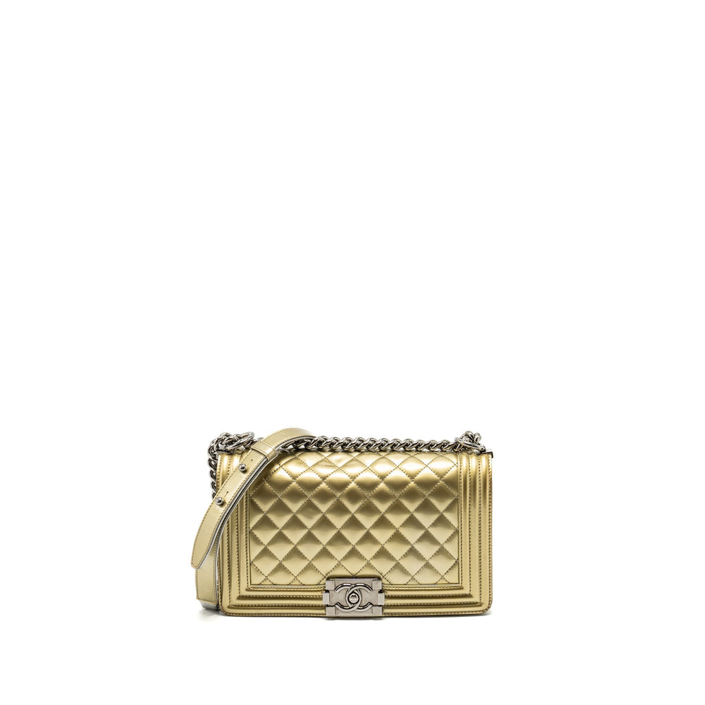 chanel-medium-boy-bag-patent-leather-light-gold-silver-shw