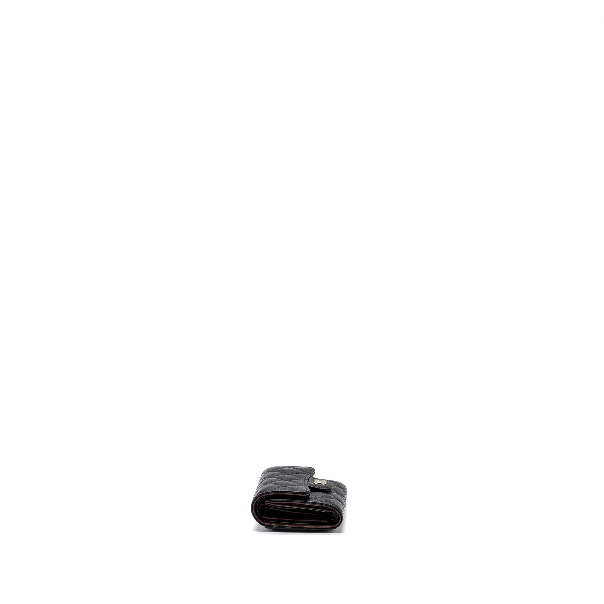 chanel-classic-compact-wallet-caviar-black-ghw-microchip