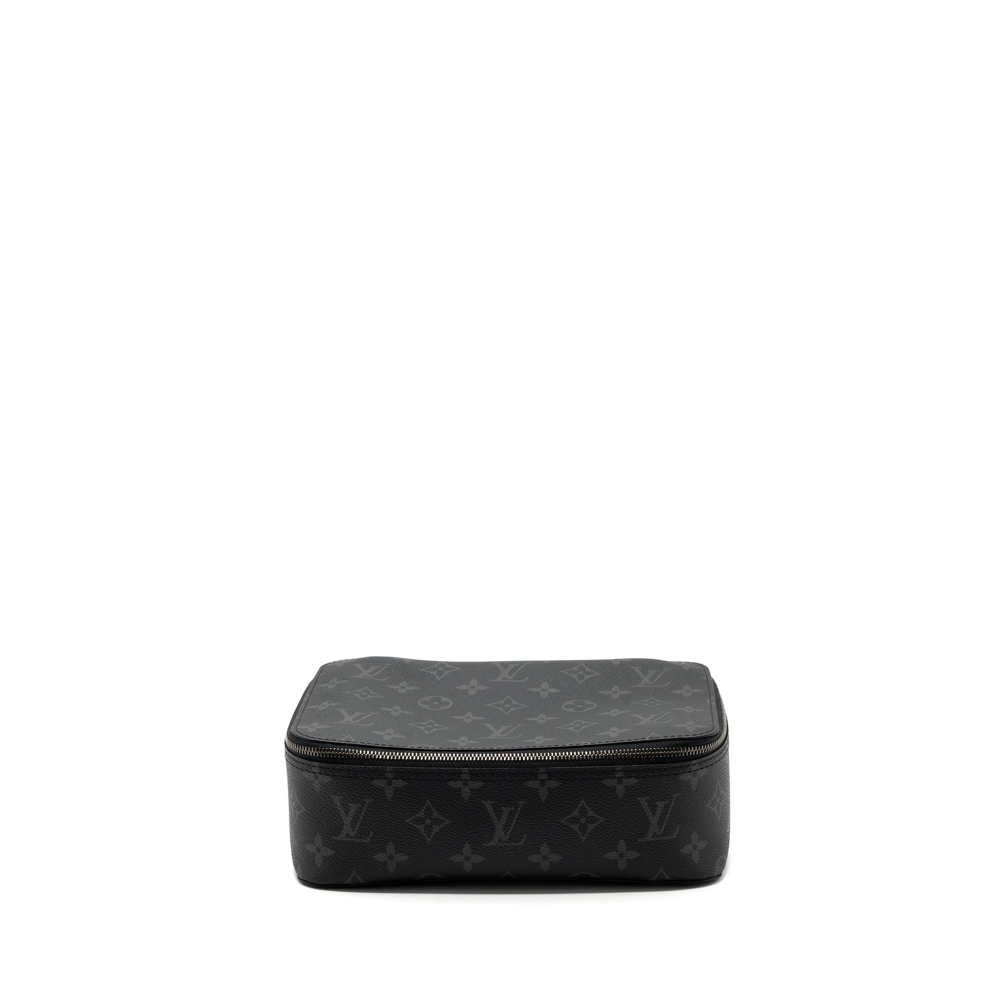 louis-vuitton-packing-cube-mm-monogram-eclipse-shw